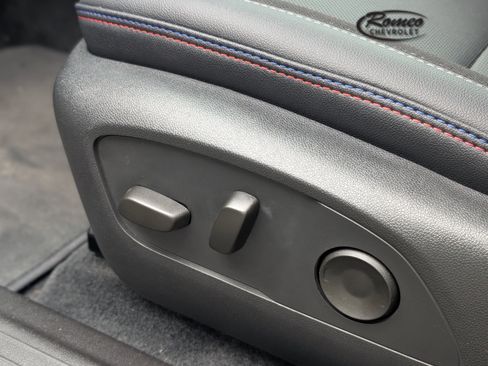 New 2025 Chevrolet Equinox EV RS image 25