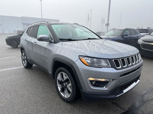 Used 2020 Jeep Compass Limited AWD/4WD image 11