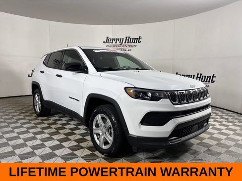 Used 2023 Jeep Compass Sport AWD/4WD image 4