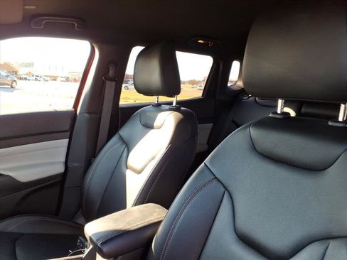 Used 2024 Jeep Compass Limited image 18