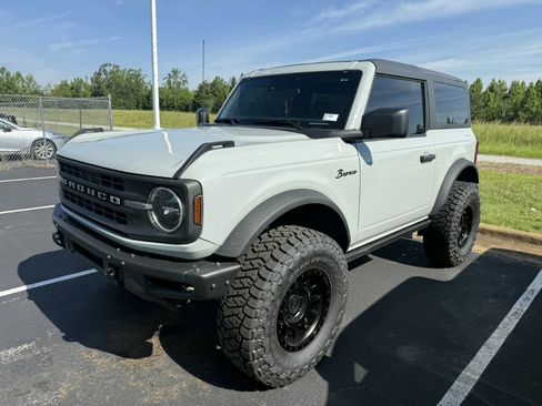 Used 2022 Ford Bronco 2-Door AWD/4WD image 2