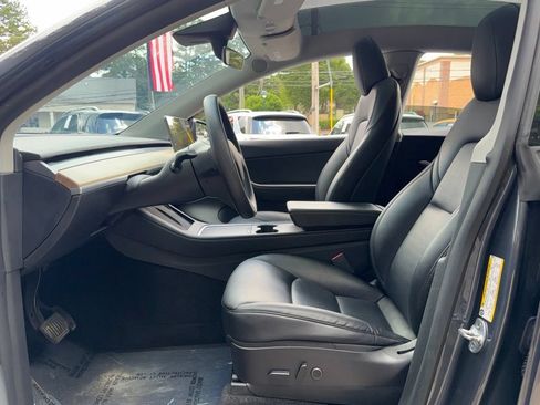 Used 2022 Tesla Model Y Long Range AWD/4WD image 22