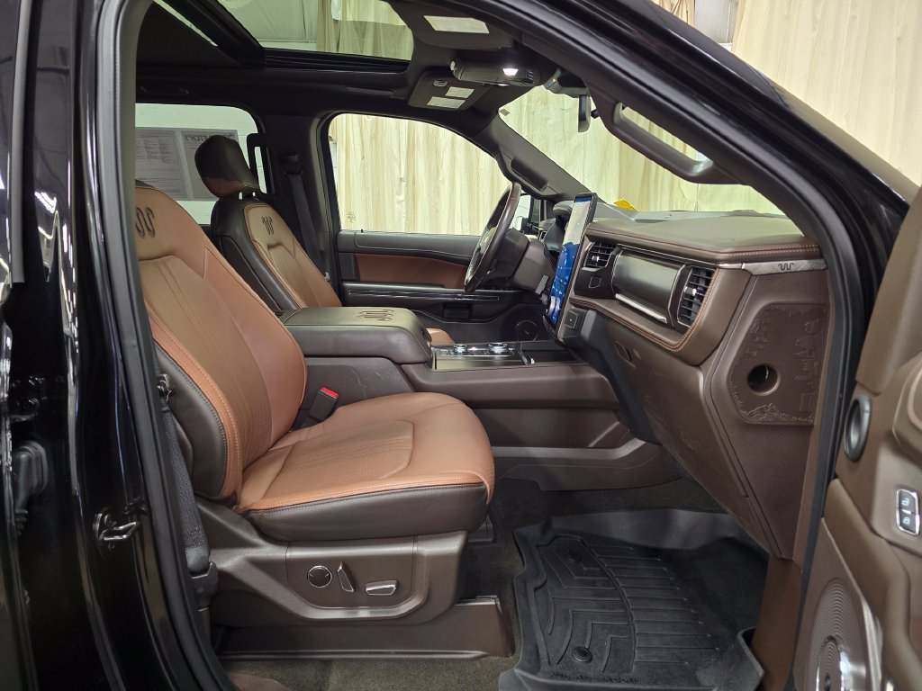 Used 2022 Ford Expedition Max King Ranch AWD/4WD image 41