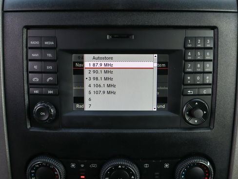 Used 2018 Mercedes-Benz Sprinter 2500 image 29