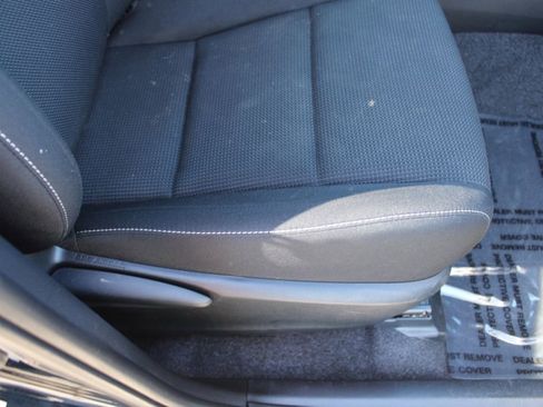 Used 2018 Toyota RAV4 XLE image 19