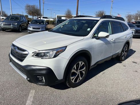 Used 2022 Subaru Outback Limited image 3