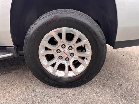 Used 2018 GMC Yukon SLT w/ Open Road Package image 4