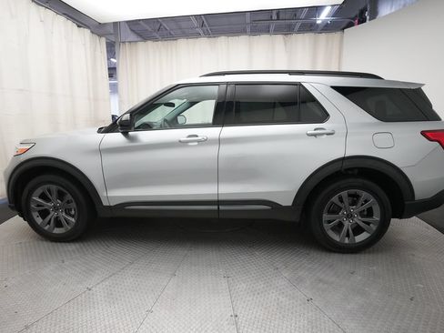 Used 2023 Ford Explorer XLT w/ Equipment Group 202A AWD/4WD image 25