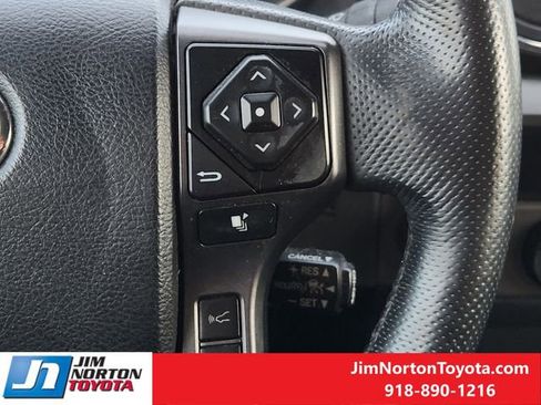 Used 2021 Toyota Tacoma TRD Off-Road image 29