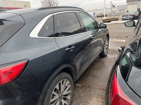 Used 2022 Ford Escape Titanium w/ Class II Trailer Tow Package image 12