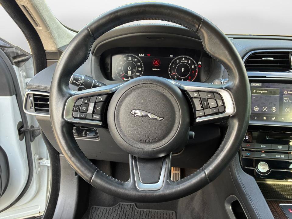 Used 2019 Jaguar F-PACE Prestige AWD/4WD image 10