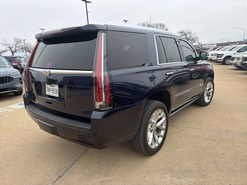 Used 2018 Cadillac Escalade Premium Luxury image 8