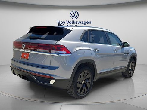 New 2026 Volkswagen Atlas Cross Sport SE FWD image 3