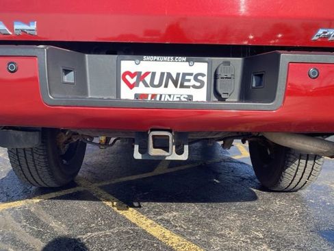 Used 2018 Nissan Titan PRO-4X image 12