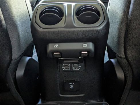 Used 2025 Jeep Wrangler Unlimited Rubicon w/ XTREMEE 35" Tire Package image 17