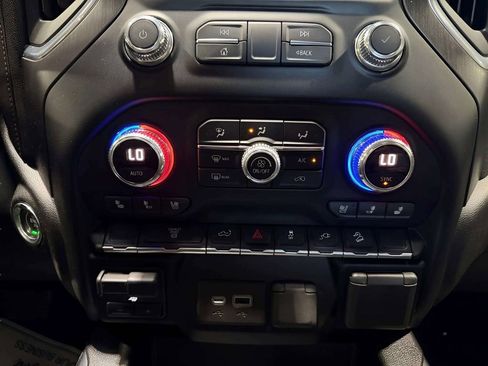 Used 2021 GMC Sierra 3500 AT4 AWD/4WD image 30