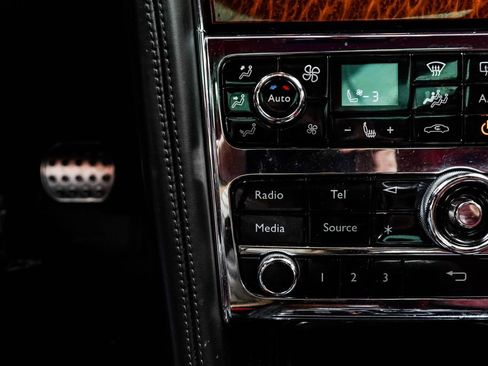 Used 2018 Bentley Mulsanne RWD image 30