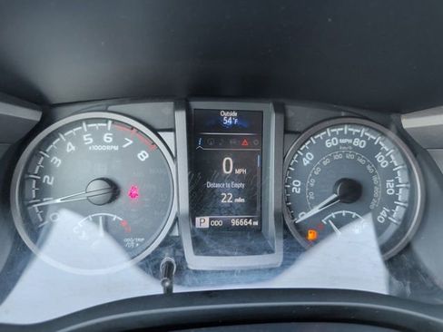 Used 2018 Toyota Tacoma TRD Off-Road w/ Technology Package AWD/4WD image 20