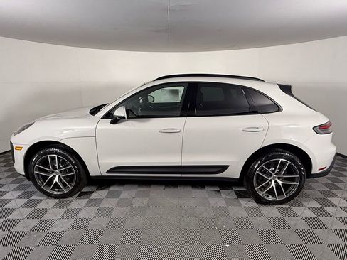 New 2026 Porsche Macan image 2