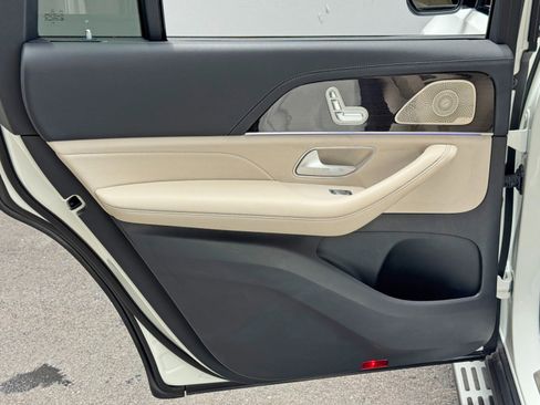 Used 2023 Mercedes-Benz GLS 450 4MATIC image 46