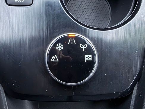 Used 2023 Nissan Rogue SV image 29