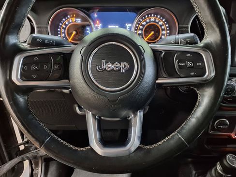 Used 2020 Jeep Gladiator Overland AWD/4WD image 10