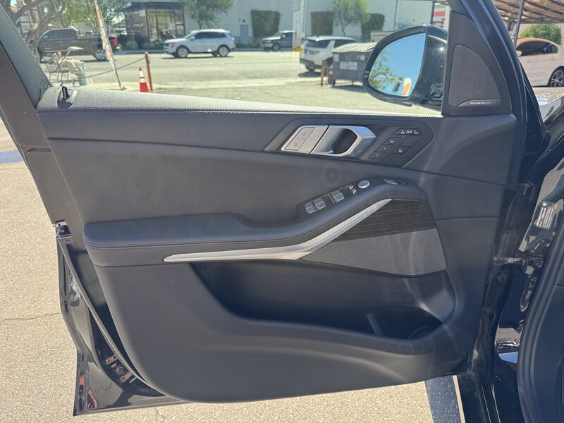 Used 2020 BMW X7 xDrive40i w/ Premium Package AWD/4WD image 19