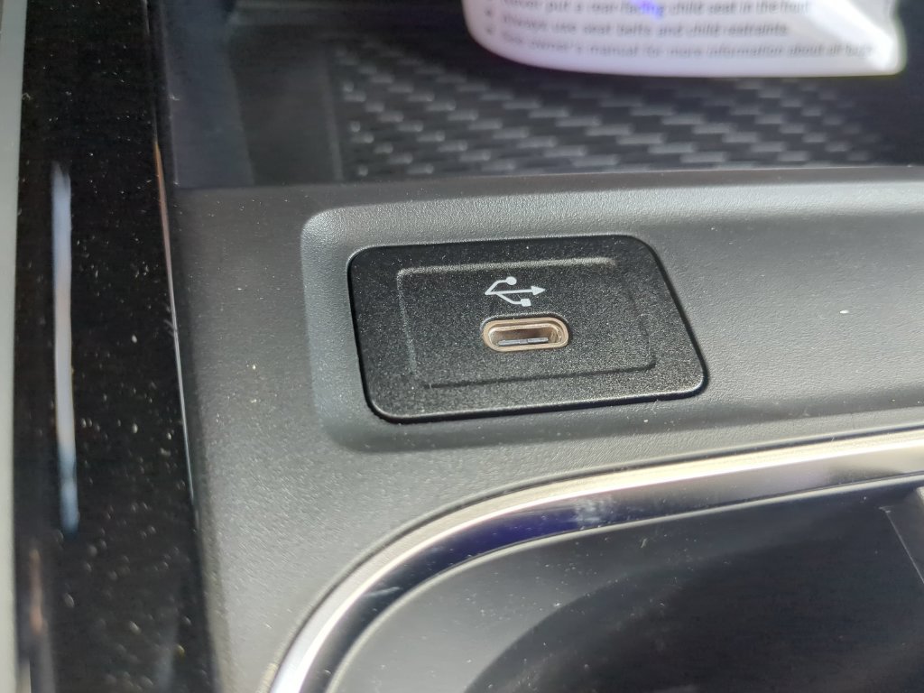 Used 2024 Mercedes-Benz GLB 250 4MATIC image 19
