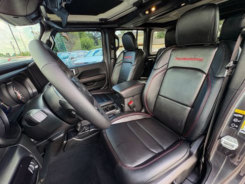Used 2026 Jeep Wrangler Unlimited Rubicon AWD/4WD image 25