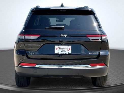 Used 2023 Jeep Grand Cherokee Limited w/ Luxury Tech Group II AWD/4WD image 4
