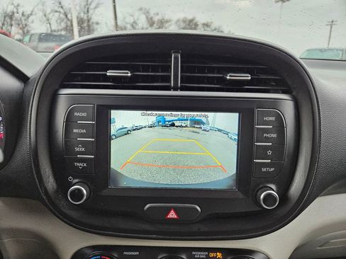 Used 2020 Kia Soul LX image 15