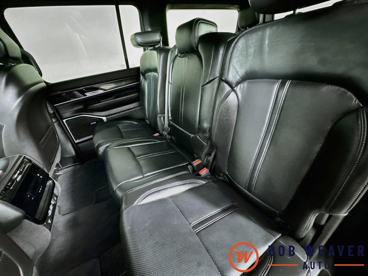 Used 2022 Jeep Wagoneer Series I AWD/4WD image 30