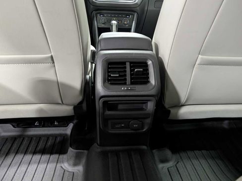 Used 2019 Volkswagen Tiguan SE image 21
