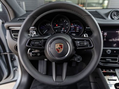 Certified 2026 Porsche Macan AWD/4WD image 27