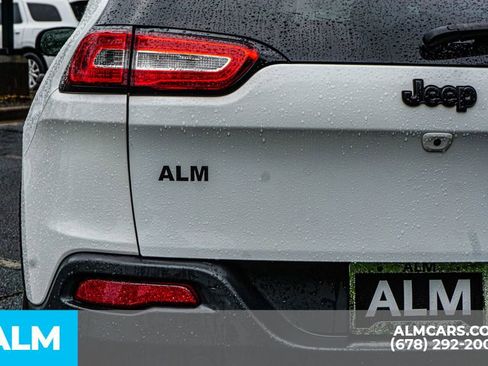 Used 2016 Jeep Cherokee Sport FWD image 13