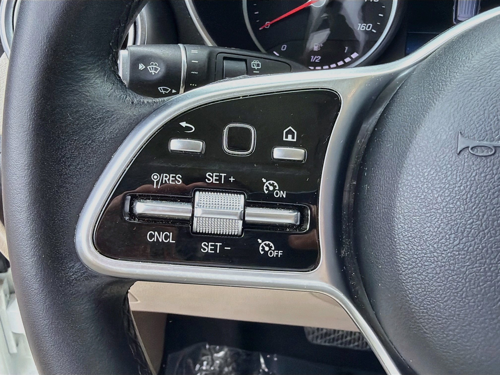 Used 2022 Mercedes-Benz GLC 300 4MATIC image 37