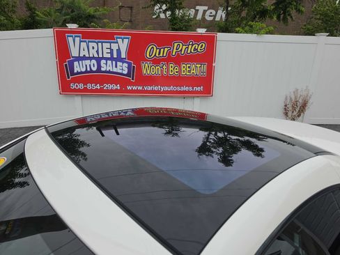Used 2019 Mercedes-Benz SL 550 w/ Driver Assistance Package image 12