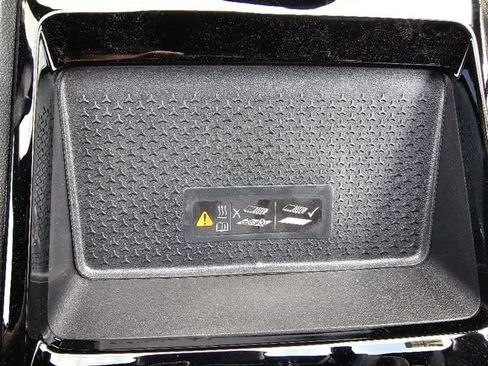 Used 2024 Chevrolet Blazer EV LT AWD/4WD image 9