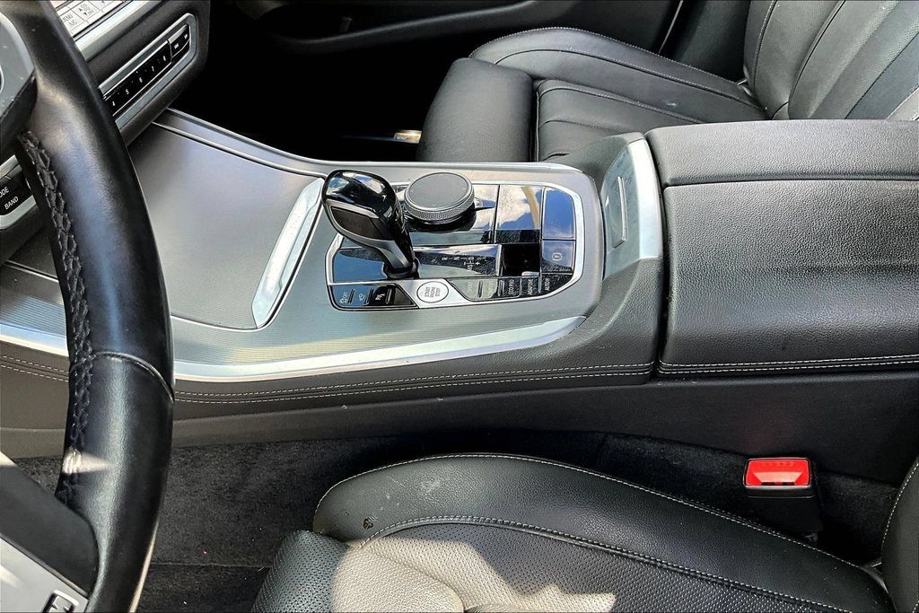 Used 2021 BMW X5 sDrive40i w/ M Sport Package RWD image 18