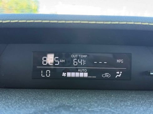 Used 2021 Subaru Crosstrek 2.5i Sport w/ Moonroof Package AWD/4WD image 19