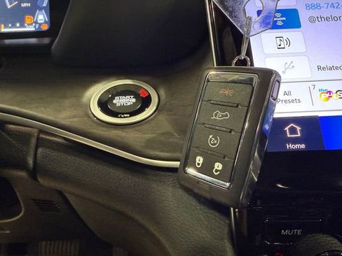 New 2025 Jeep Grand Cherokee Limited w/ Black Appearance Package image 28