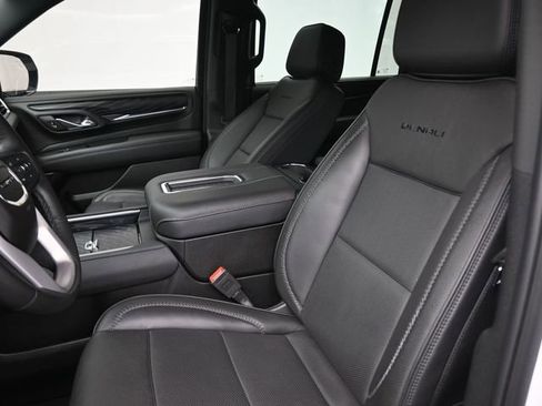 Used 2024 GMC Yukon XL Denali image 19