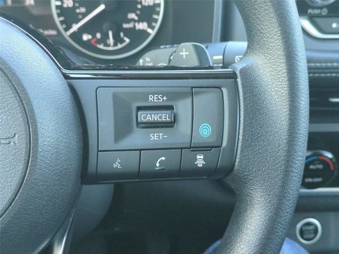 Used 2023 Nissan Rogue SV AWD/4WD image 18