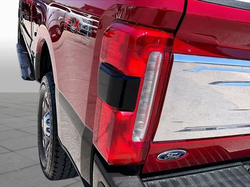 Certified 2024 Ford F250 King Ranch w/ FX4 Off-Road Package AWD/4WD image 28