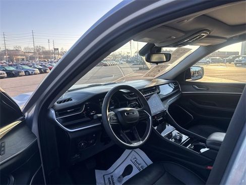 Used 2022 Jeep Grand Cherokee Limited 4xe image 13