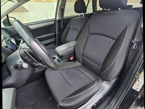 Used 2019 Subaru Outback 2.5i Premium image 12