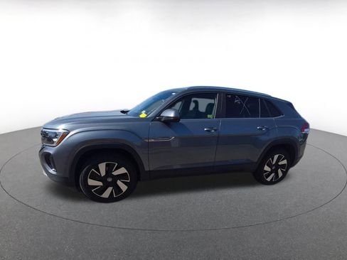 Used 2025 Volkswagen Atlas Cross Sport SE image 3