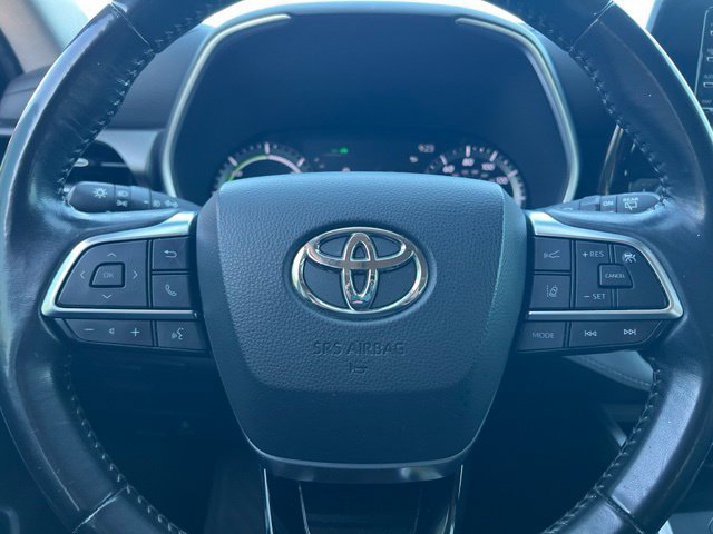 Used 2021 Toyota Highlander XLE AWD/4WD image 24