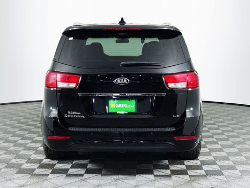 Used 2018 Kia Sedona LX w/ LX Essentials Premium Package FWD image 8
