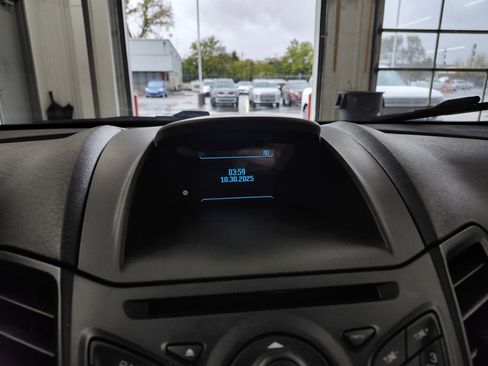 Used 2014 Ford Fiesta SE image 5